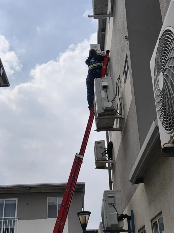 Mantenimiento en edificio de departamentos